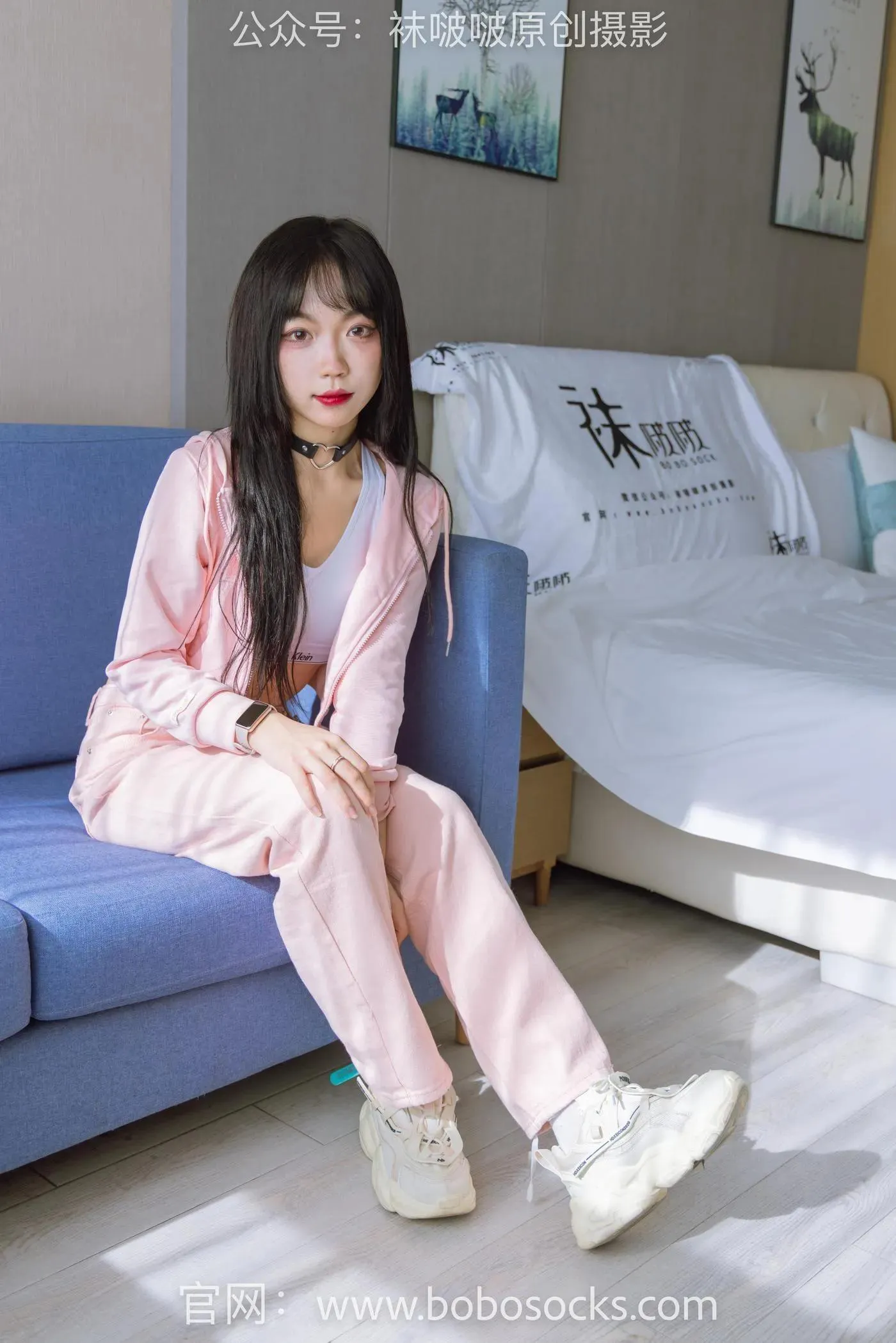 [BoBoSocks袜啵啵]NO.141 周周-运动鞋、白棉袜、裸足 [140P]插图1